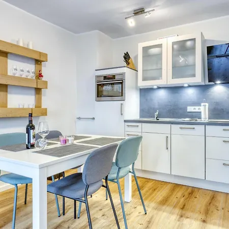 Ahoi Apartment *